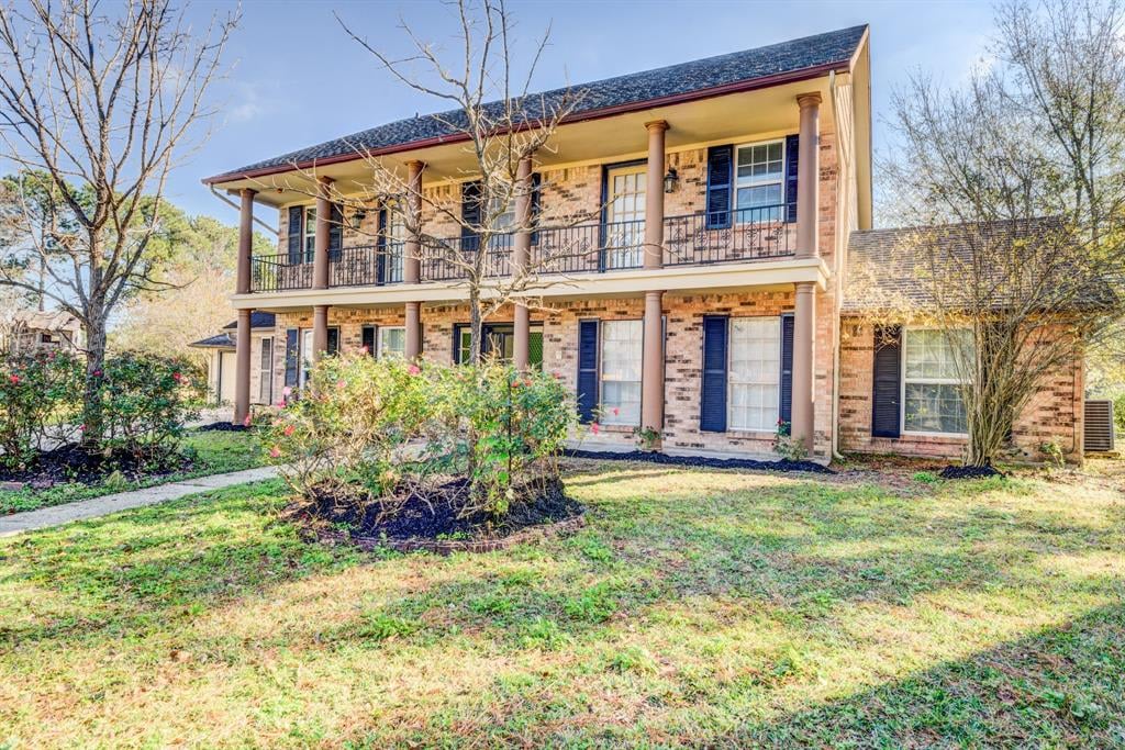 5903 Don White Ln