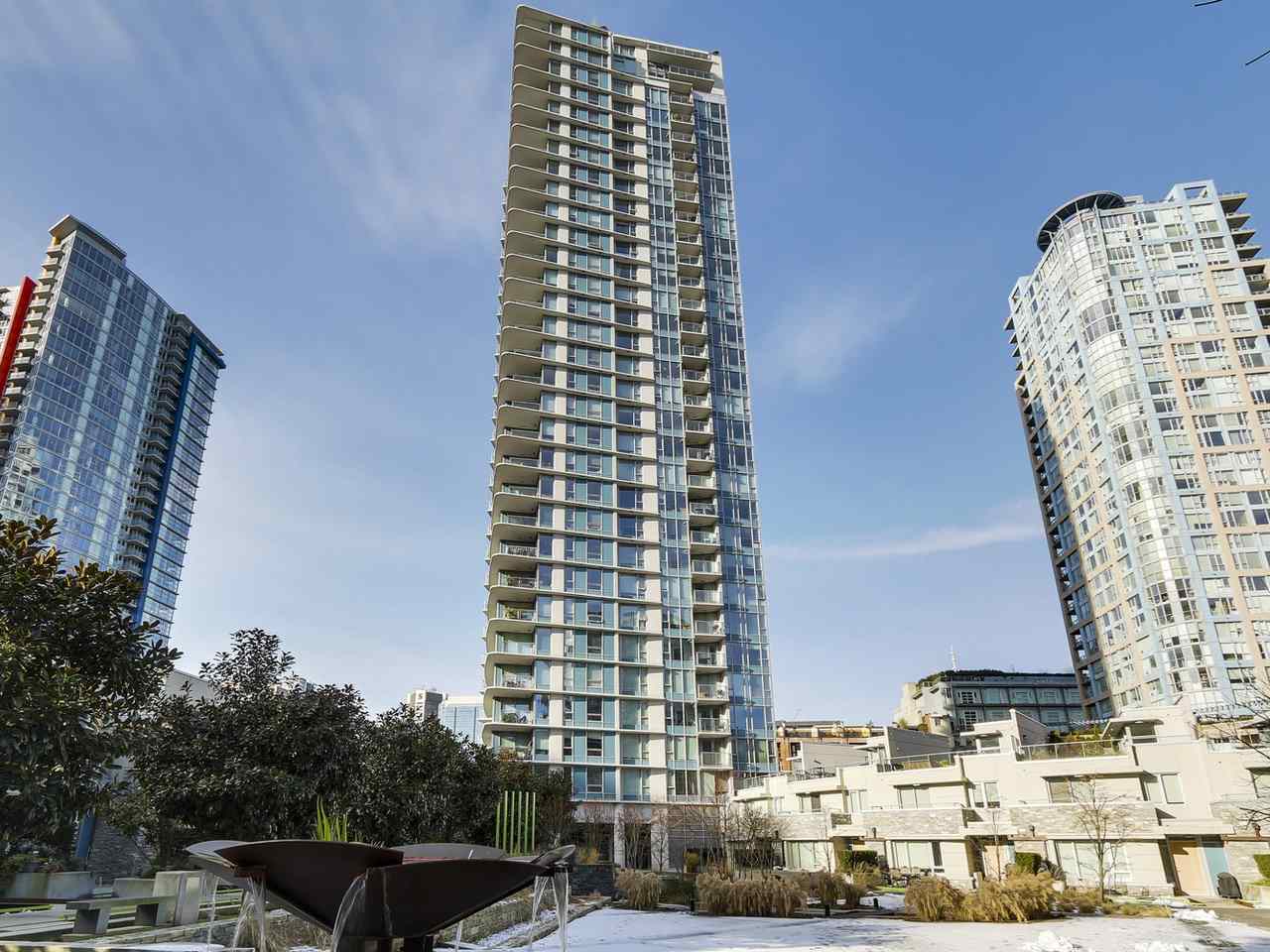 1105-188 Keefer Pl