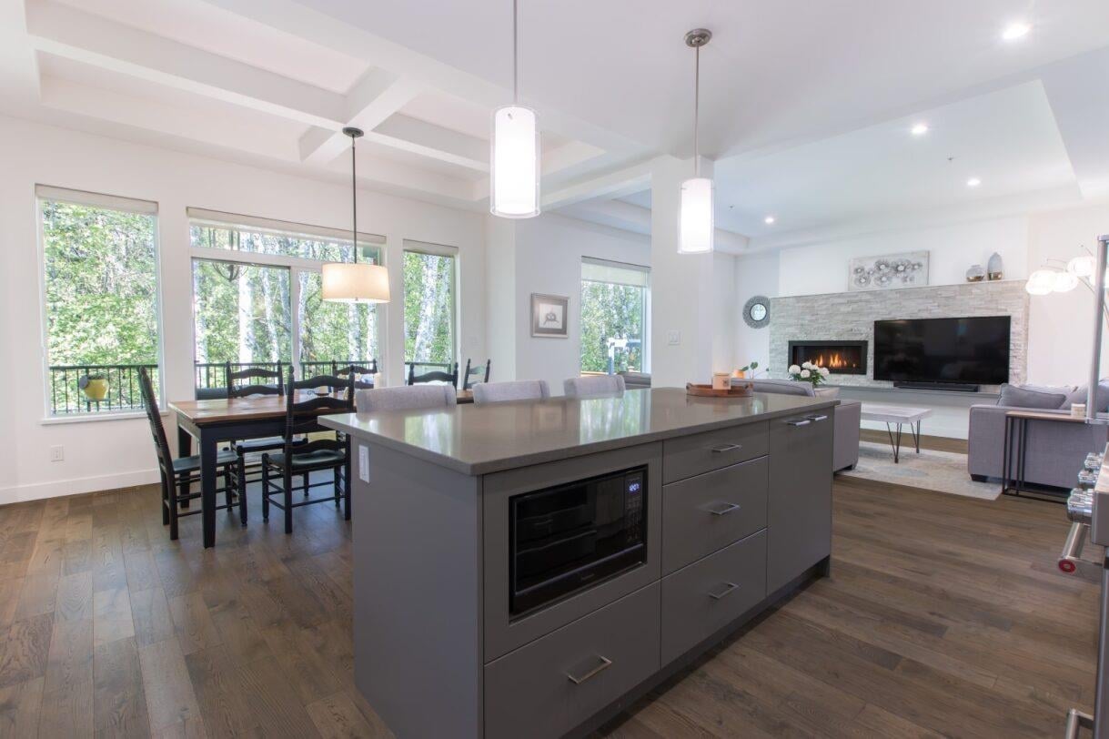 39253 Falcon Cres