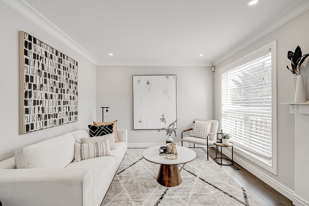 1344 Ashwood Ter