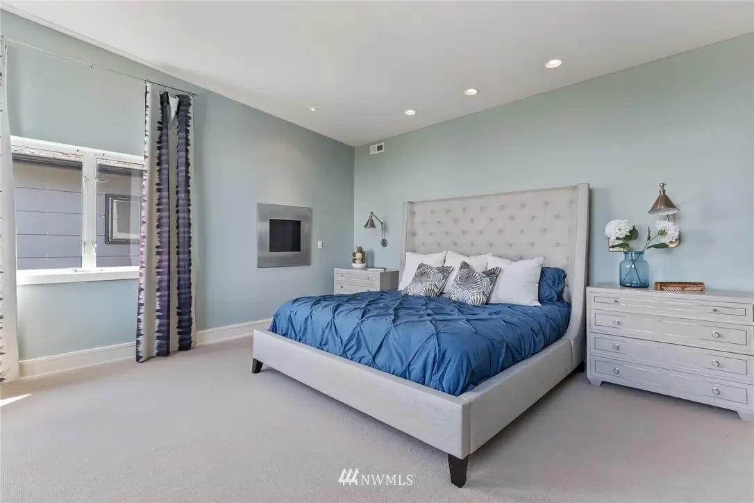 3427 36th Ave W