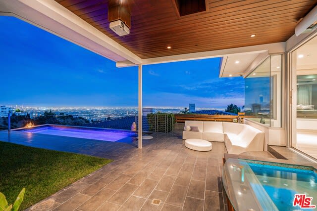 Ridge Crescent