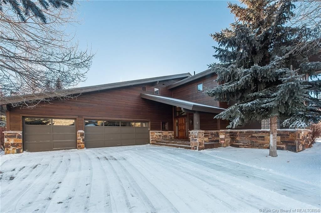 9 PINEHURST CT