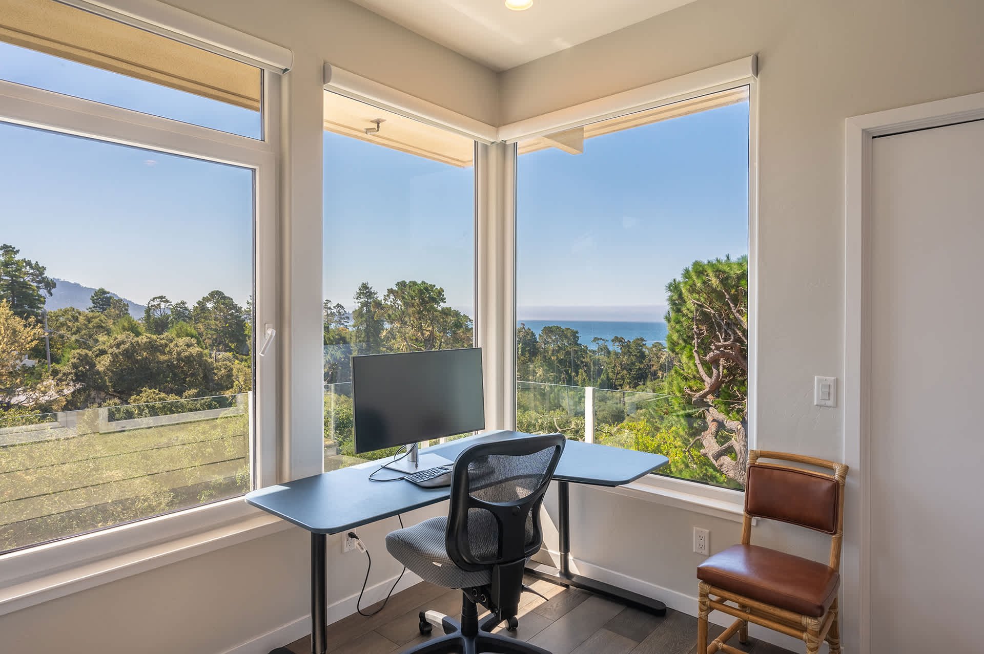 Sweeping Ocean Views - 24916 Lincoln Street