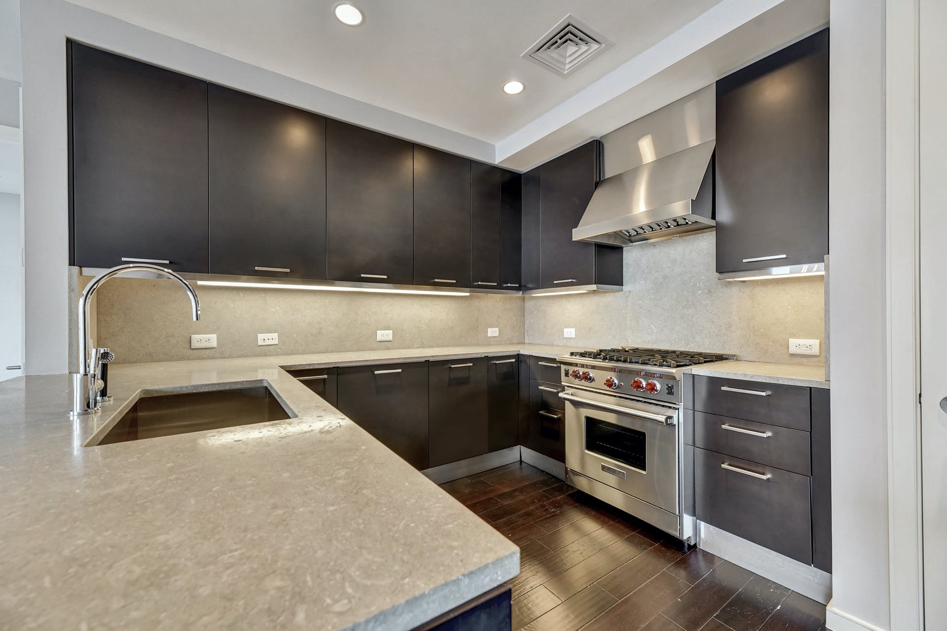 200 Congress Ave #13A