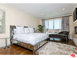 23963 De Ville Way