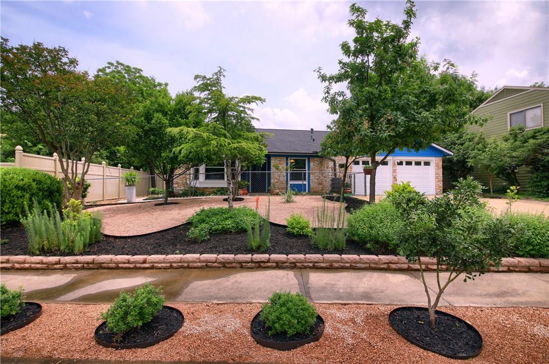 1403 Charolais Dr