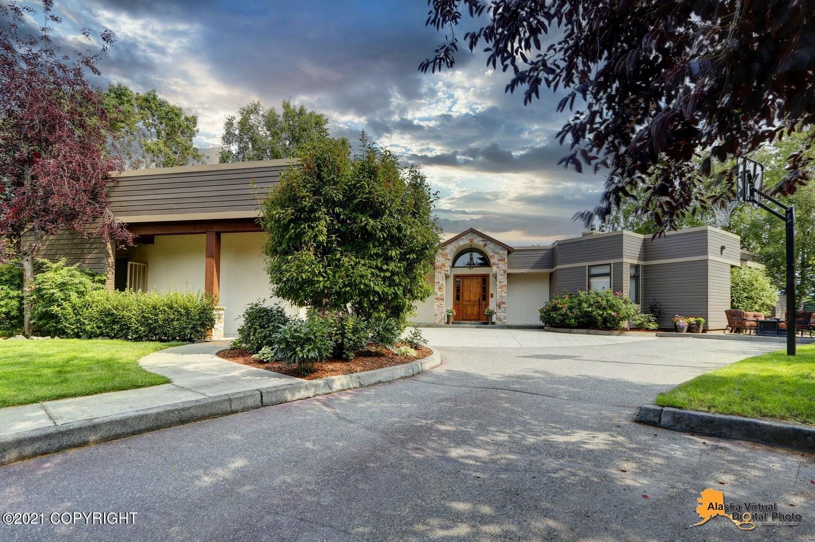 7521 Sportsmens Point Cir