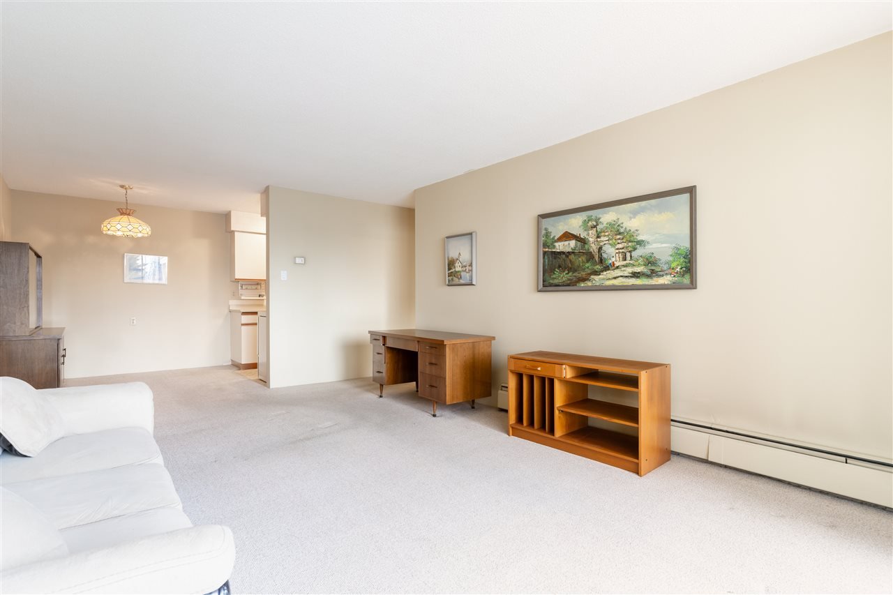 212-1345 Chesterfield Ave