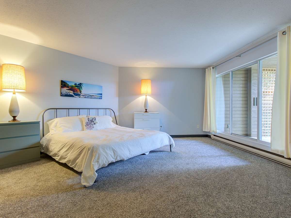 113-1910 Chesterfield Ave
