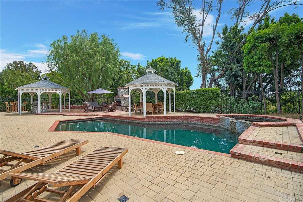 25992 Rich Springs Circle