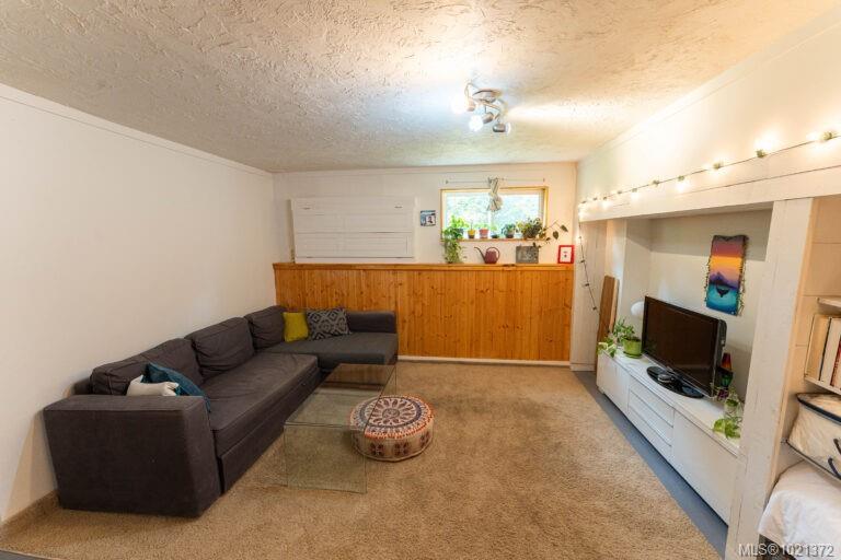246 Lee St