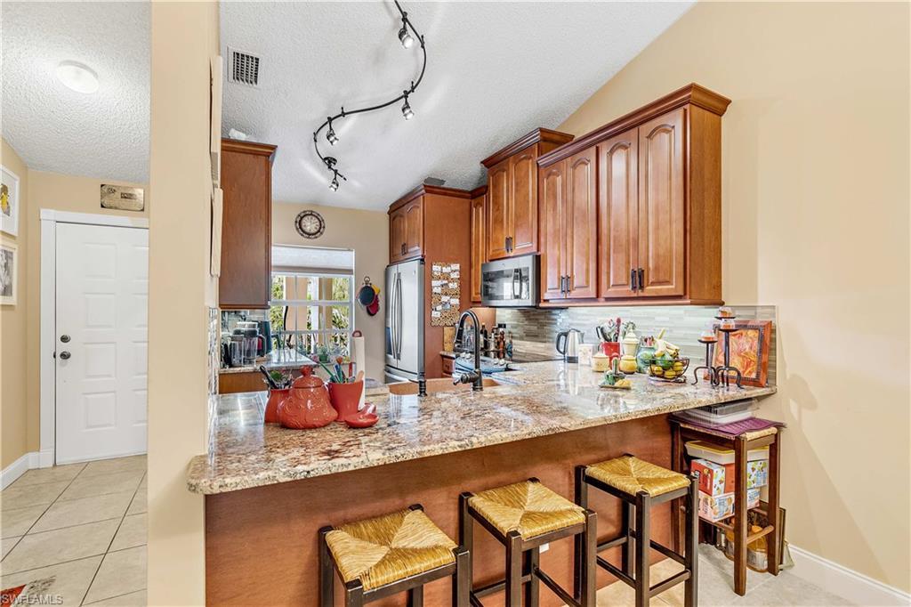1702 Kings Lake BLVD Unit: 8-204