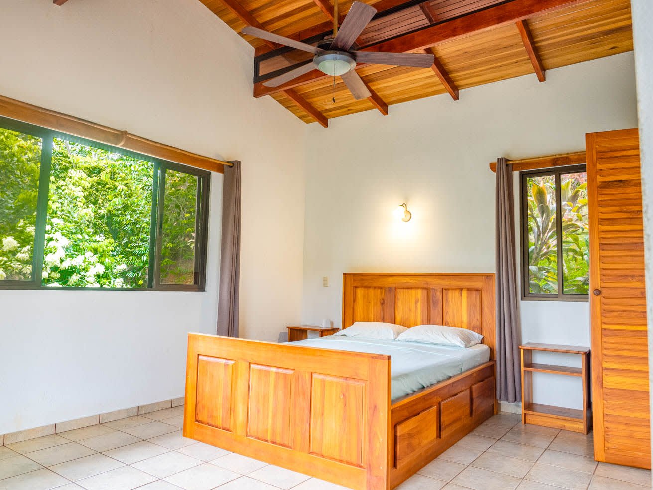 The perfect place, close to nature while enjoying all the amenities that the town has to offer.