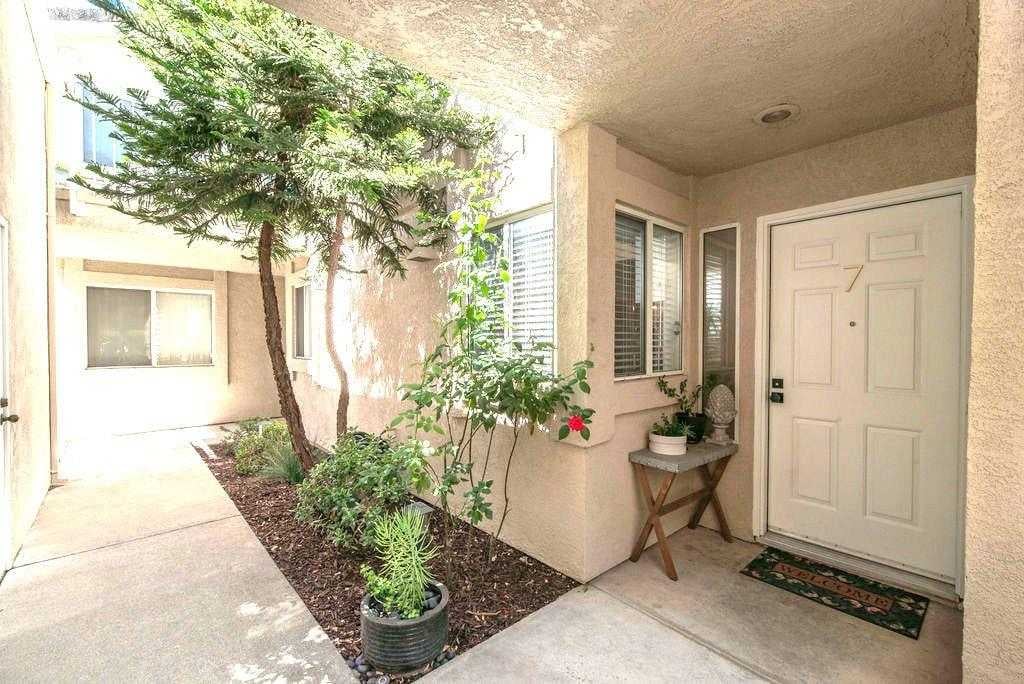 5881 Gloria Drive Unit 7