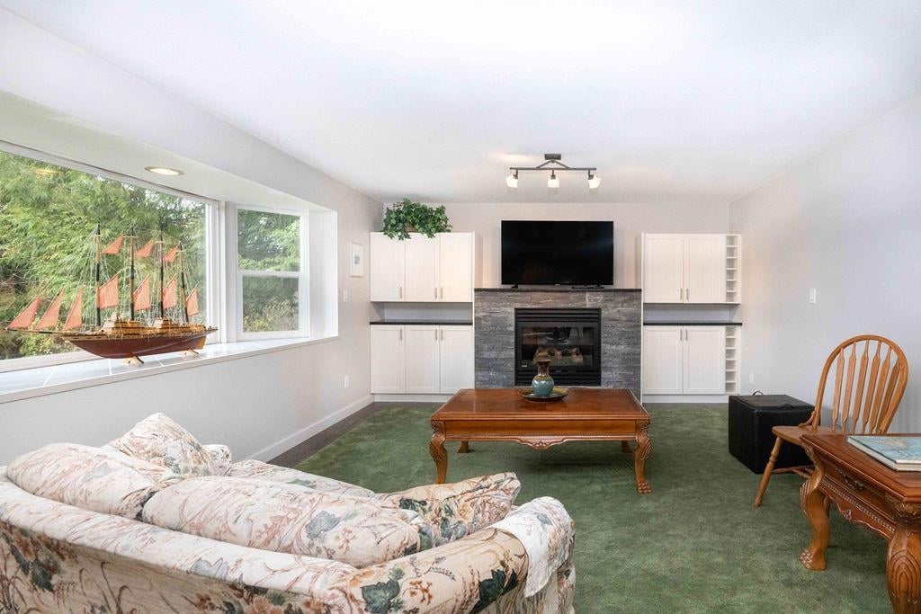 12815 Sunshine Coast Hwy