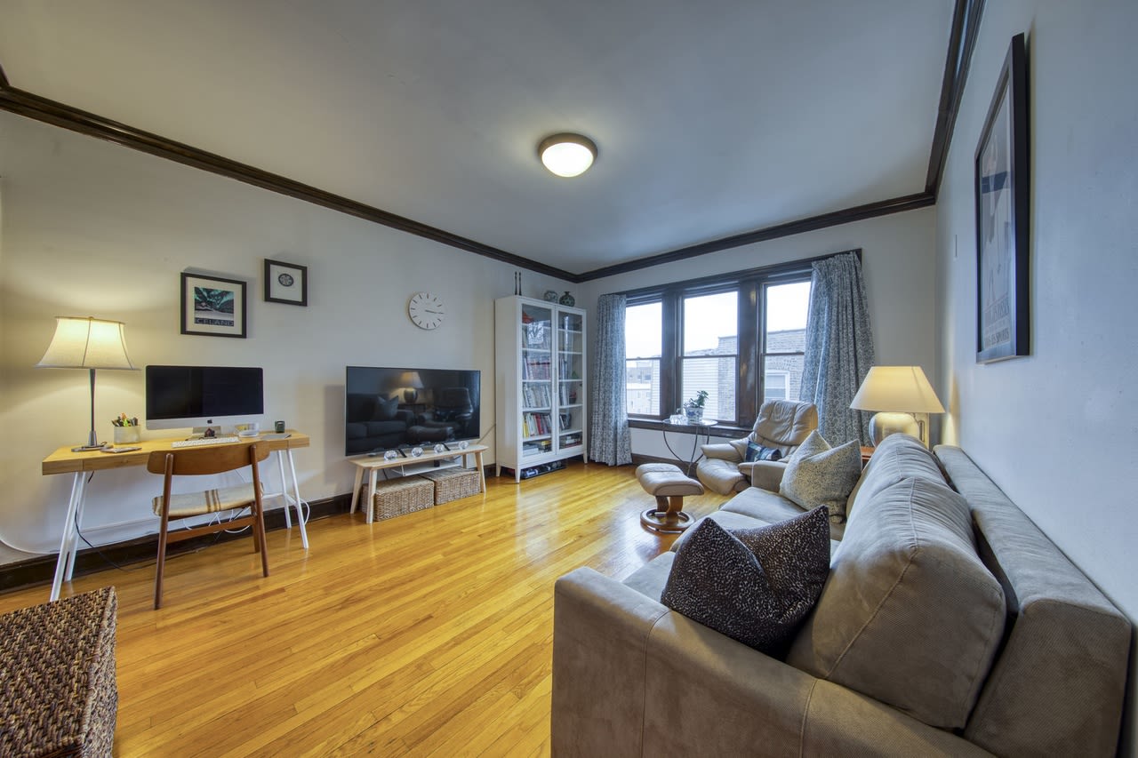 2015 W FARRAGUT Ave #3