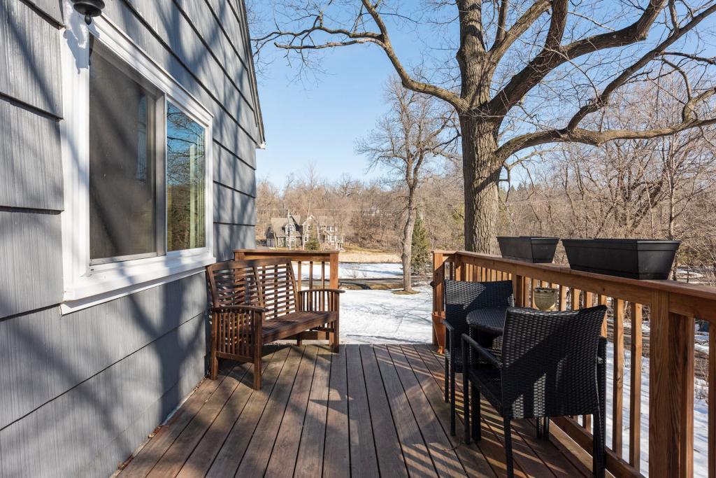 1115 Holly Ln