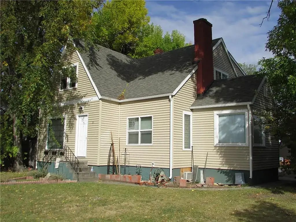 15 Grand Ave