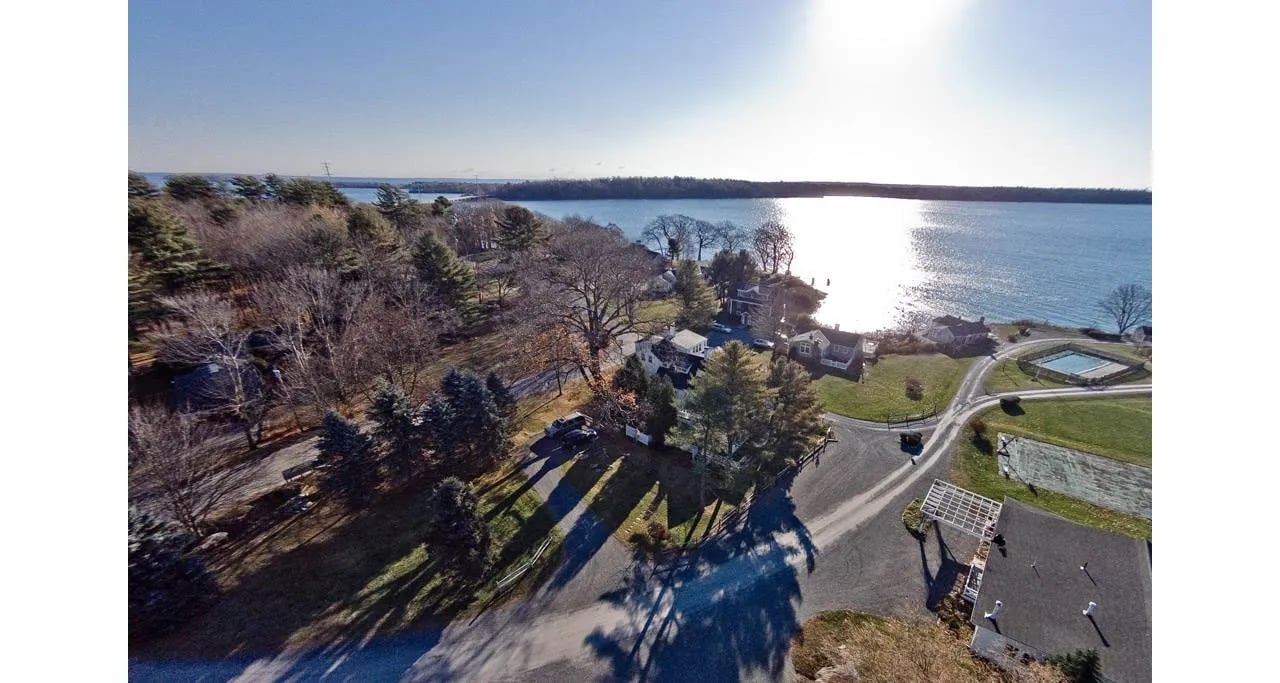 Home For Sale – 215 Drinkwater Point Road, Yarmouth, Maine 04096