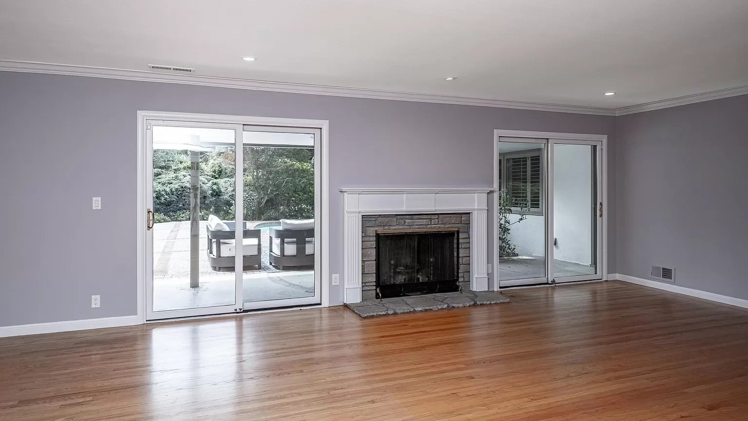 392 Greenoaks Drive