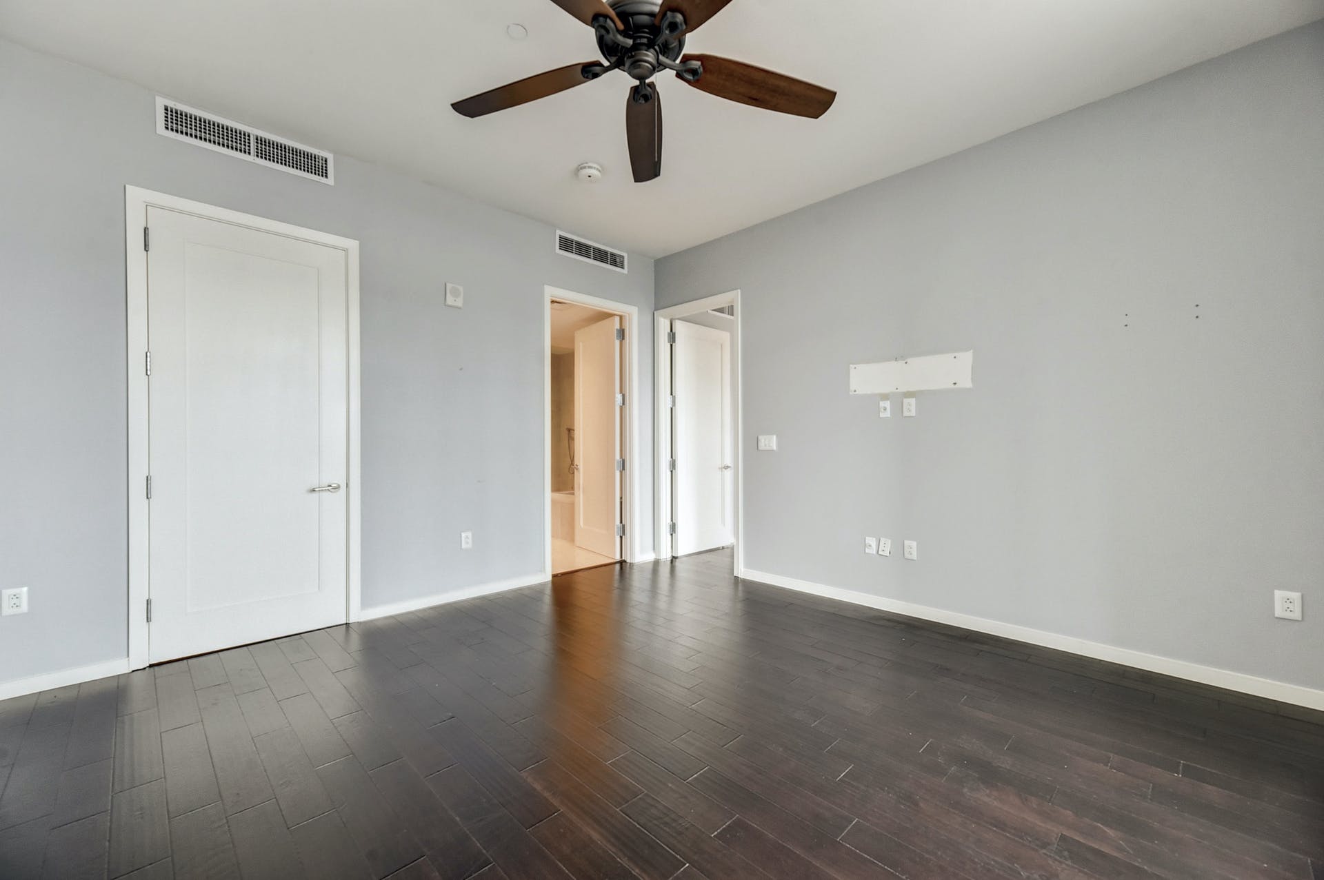 200 Congress Ave #13A