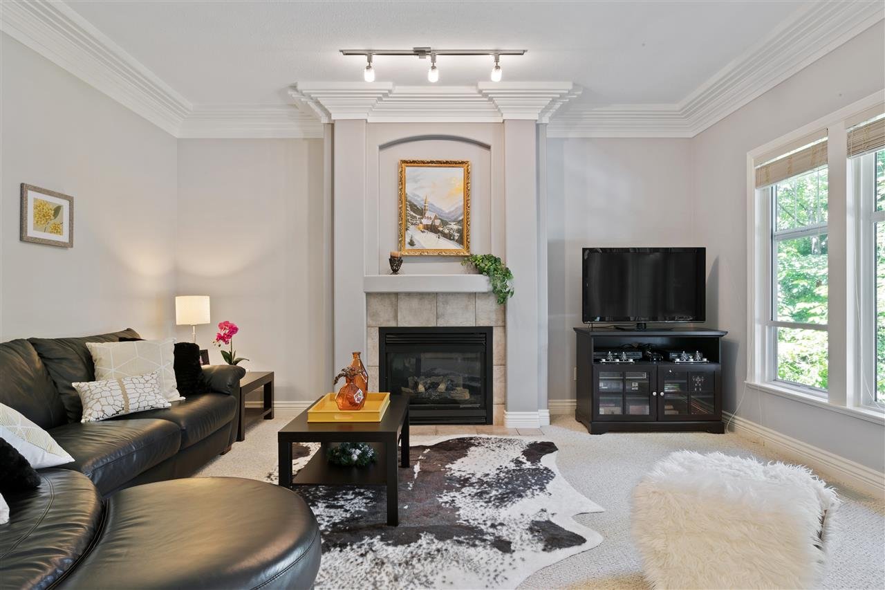 12451 23a Ave