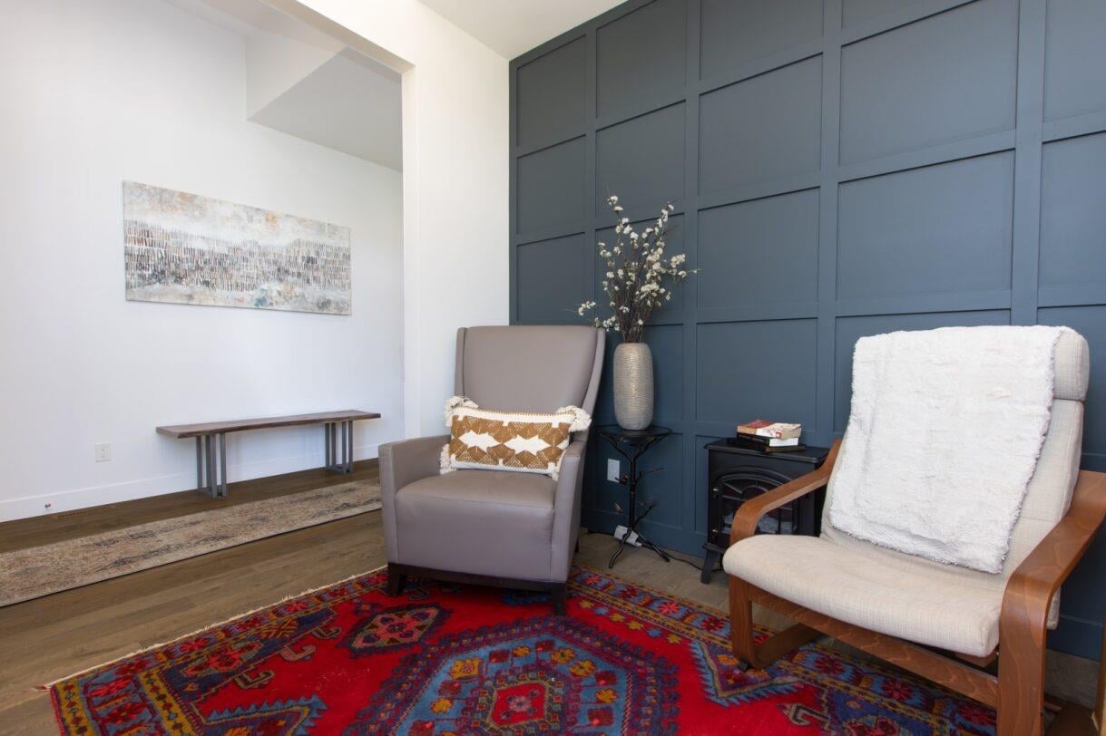 39253 Falcon Cres