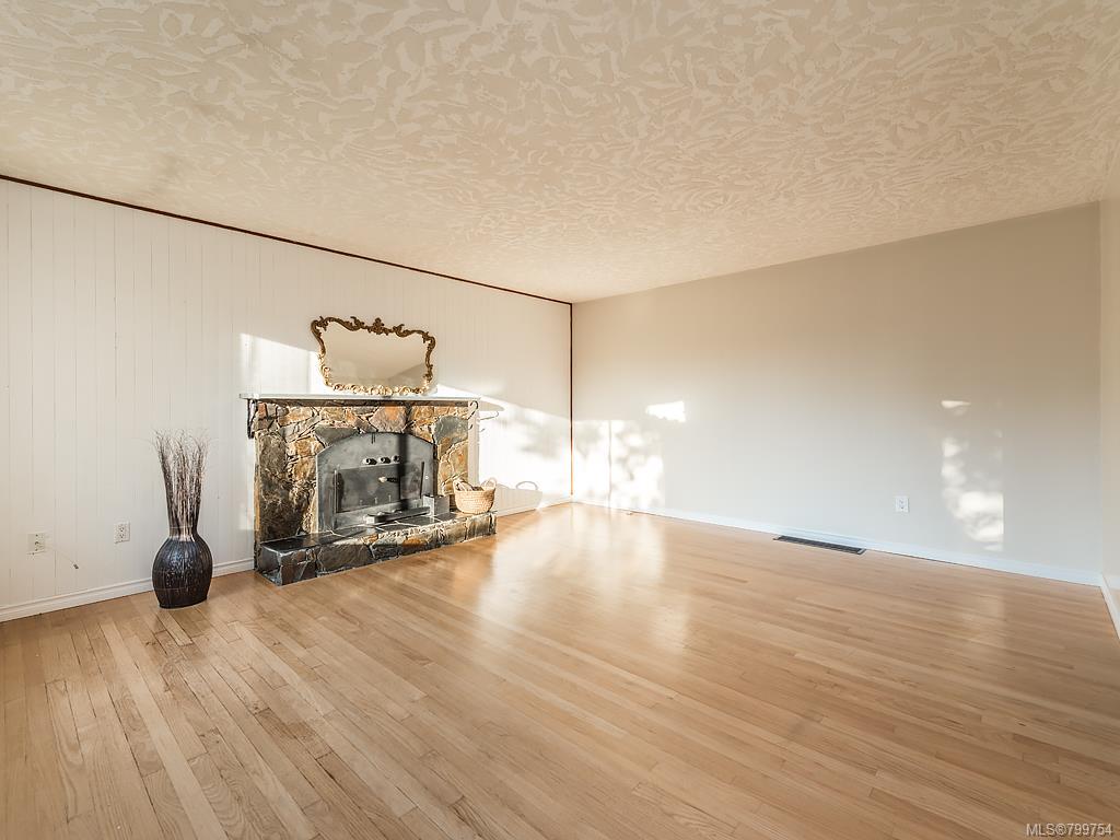 3291 Megaw Pl, Saanich