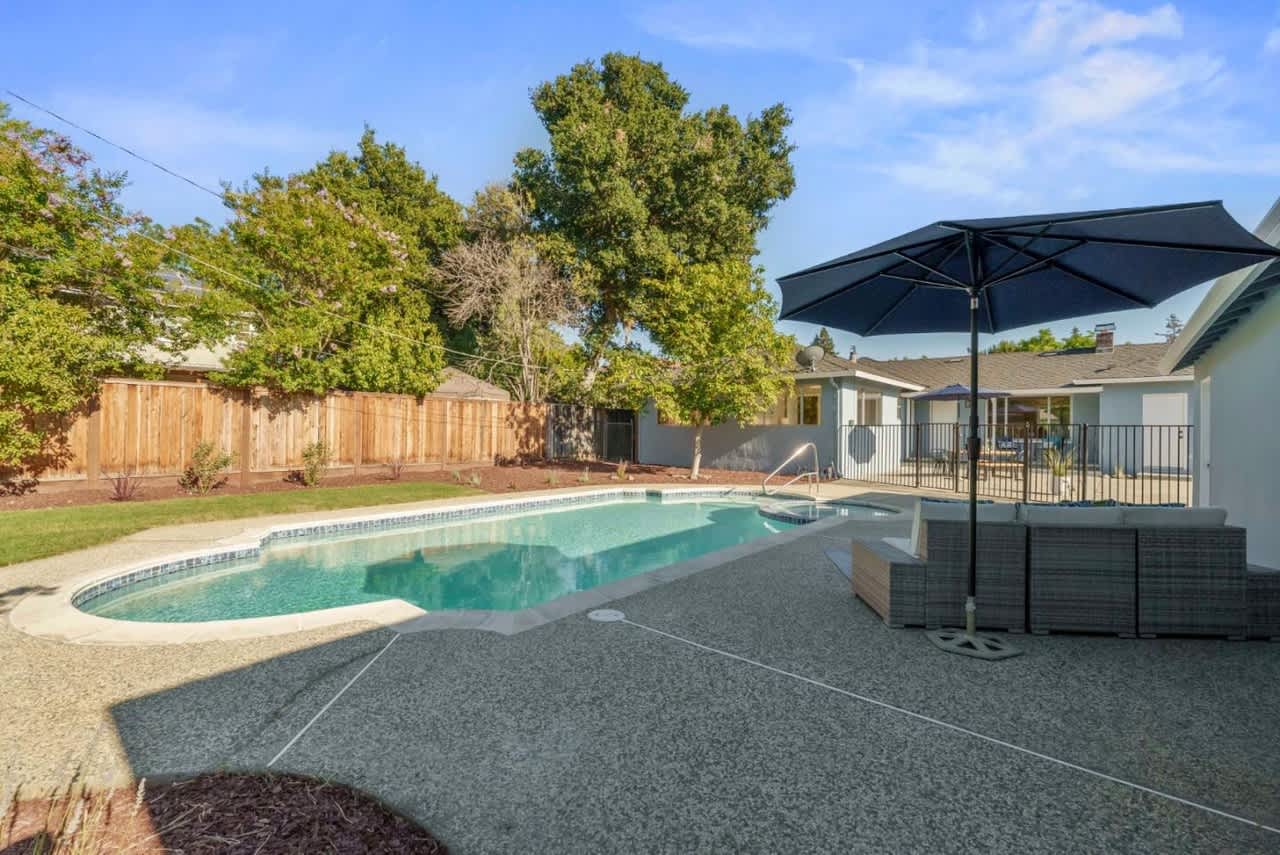 79 Catalpa Ln