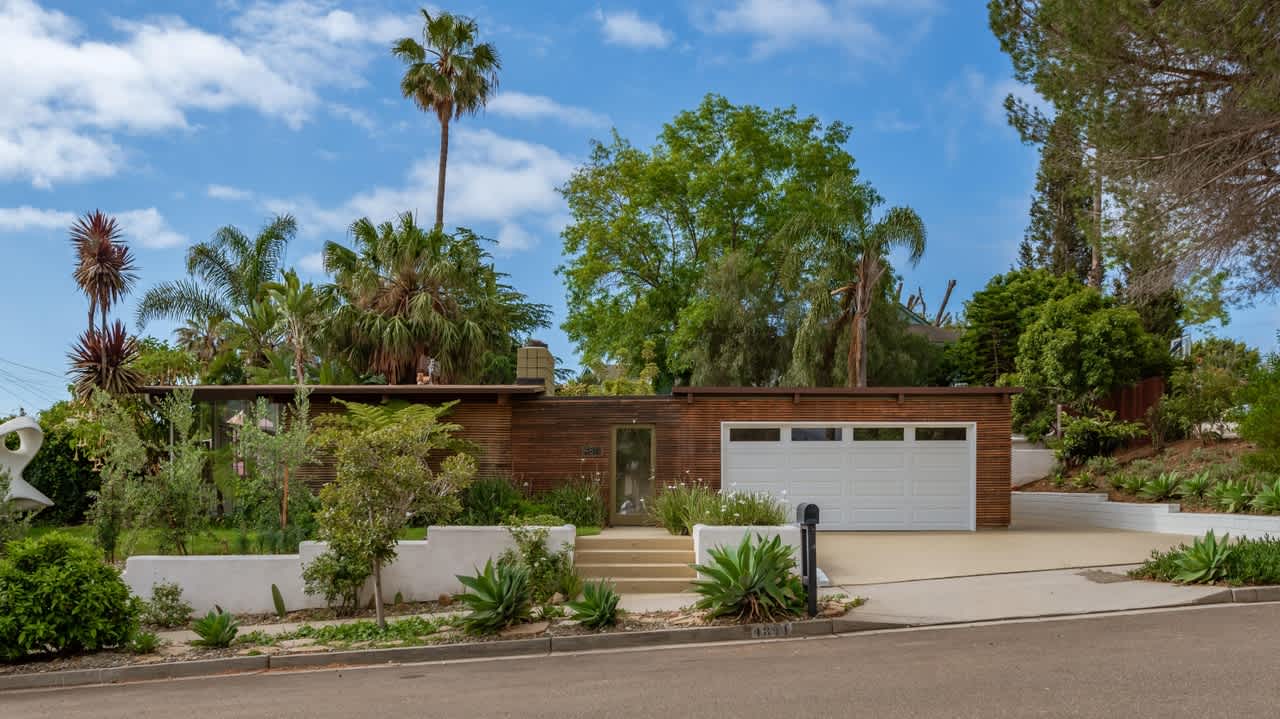 4811 Winding Way