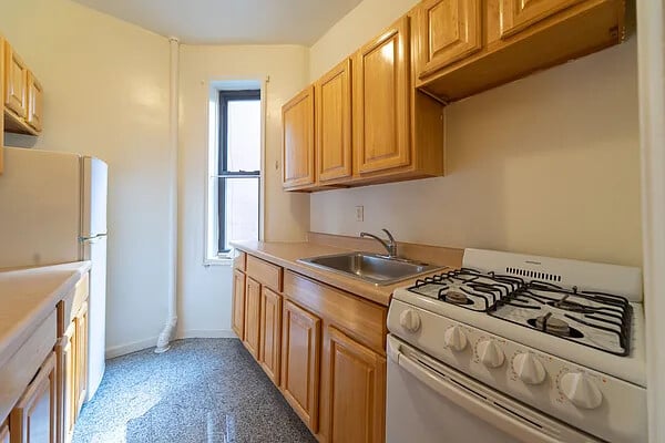 210 East 38th Street, Apt 1D