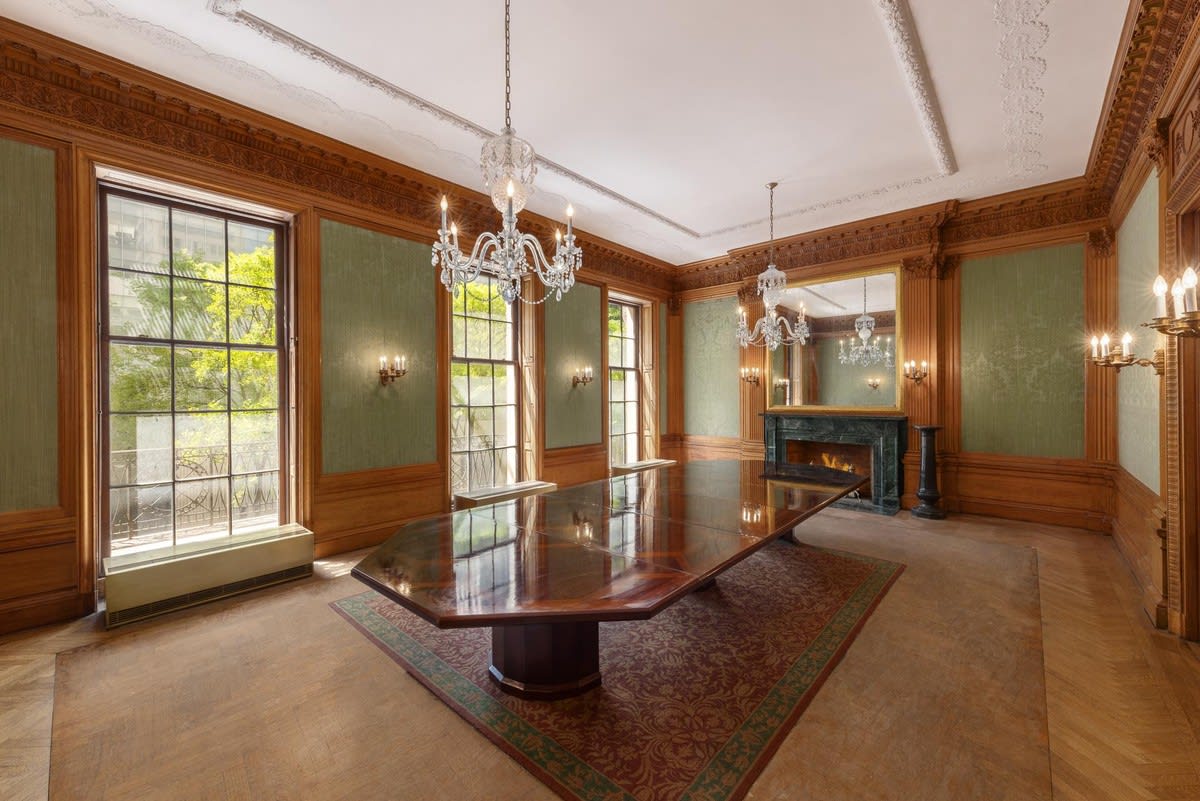 9 W 54th St, Townhouse