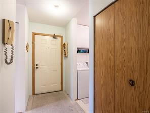 304-2360 James White Blvd, Sidney