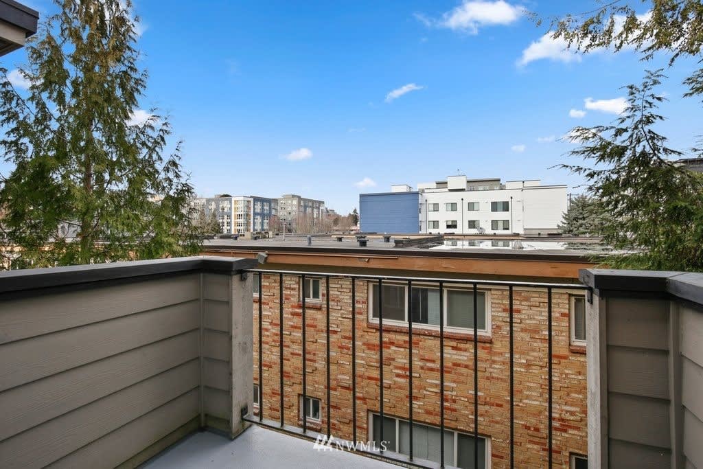 4831 Fauntleroy Way SW #304