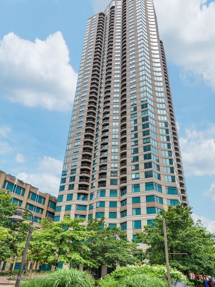 400 N LaSalle St, # 3409
