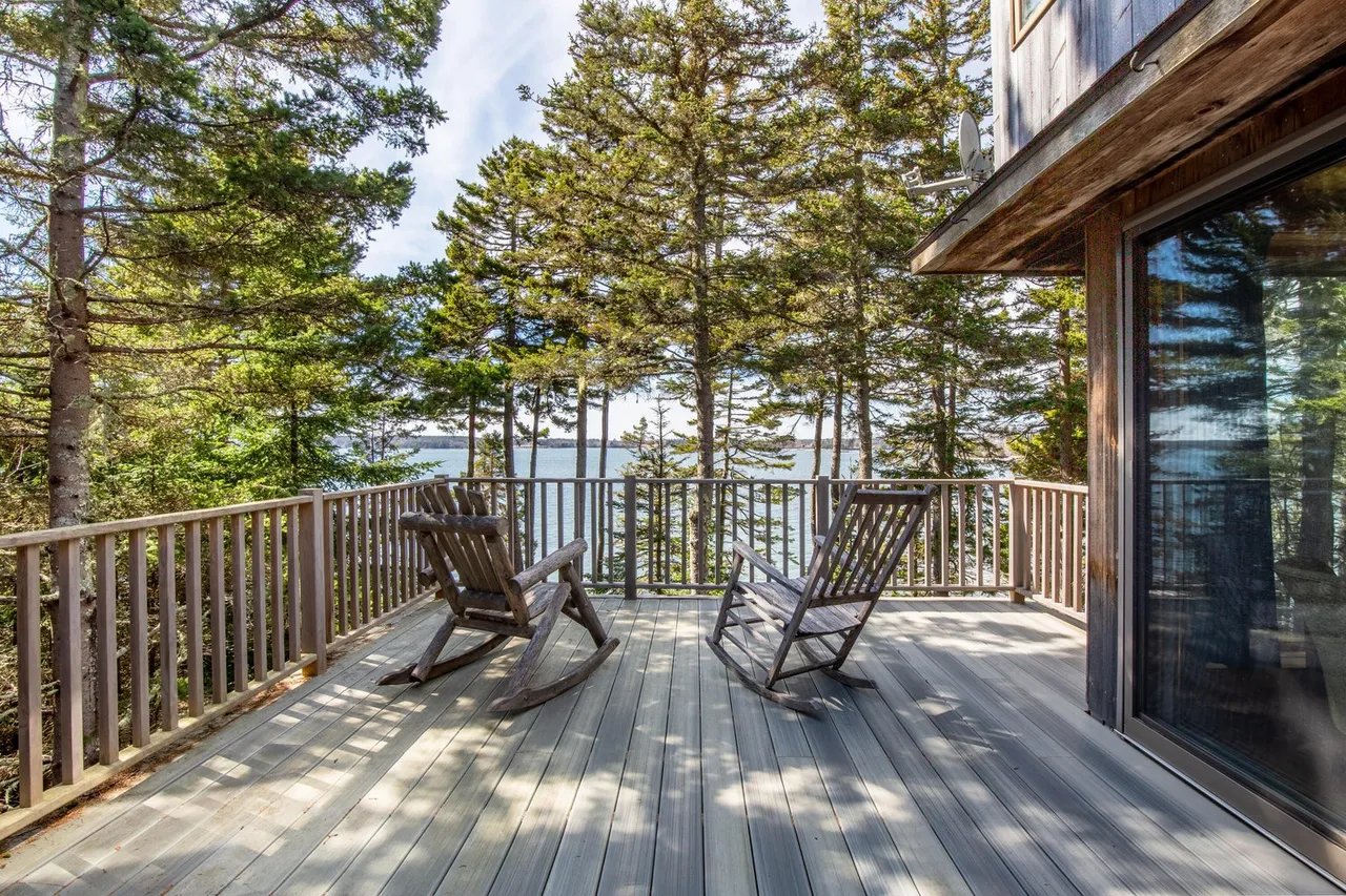 New Waterfront Listing! 282 Davis Point Road, Cushing, Maine – $799,000