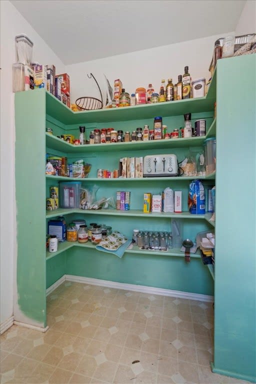 335 Siebert Dr