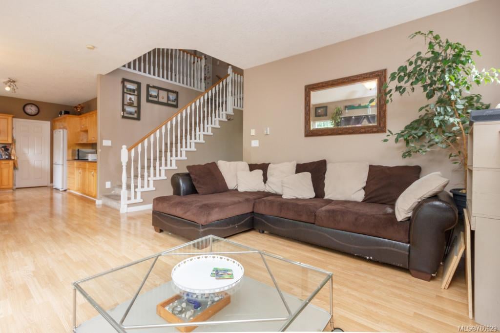 2296 Selwyn Rd, Langford