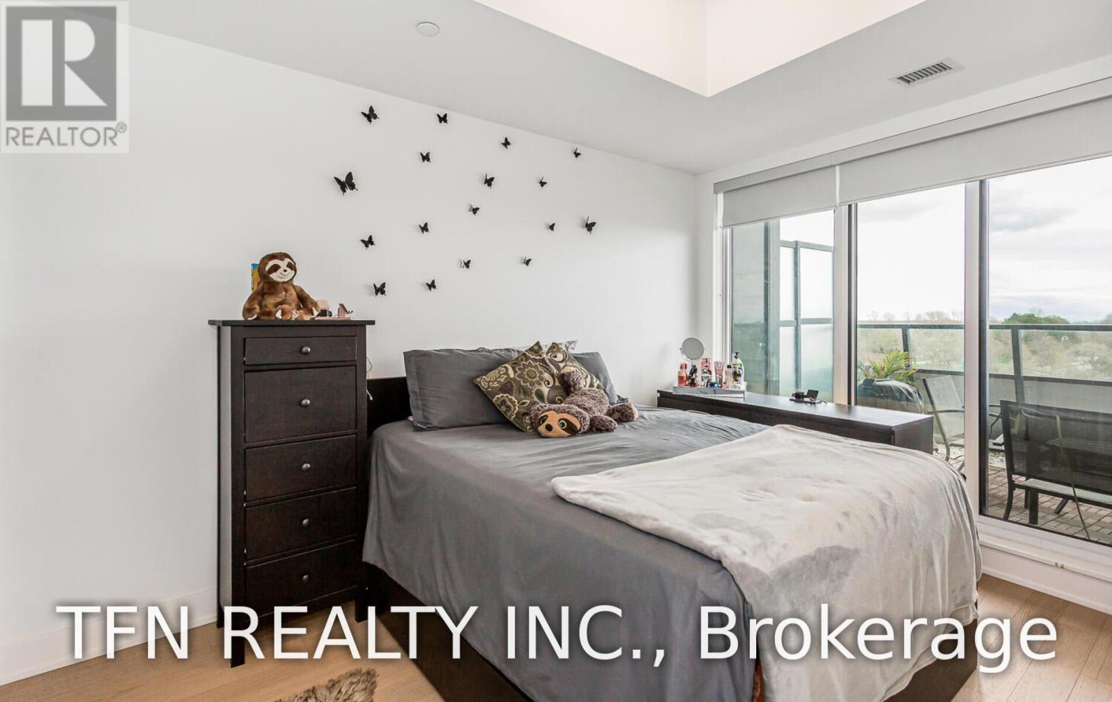20 Shore Breeze Drive, 211 