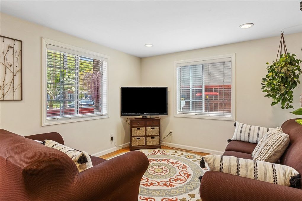 3383 Madison Ave