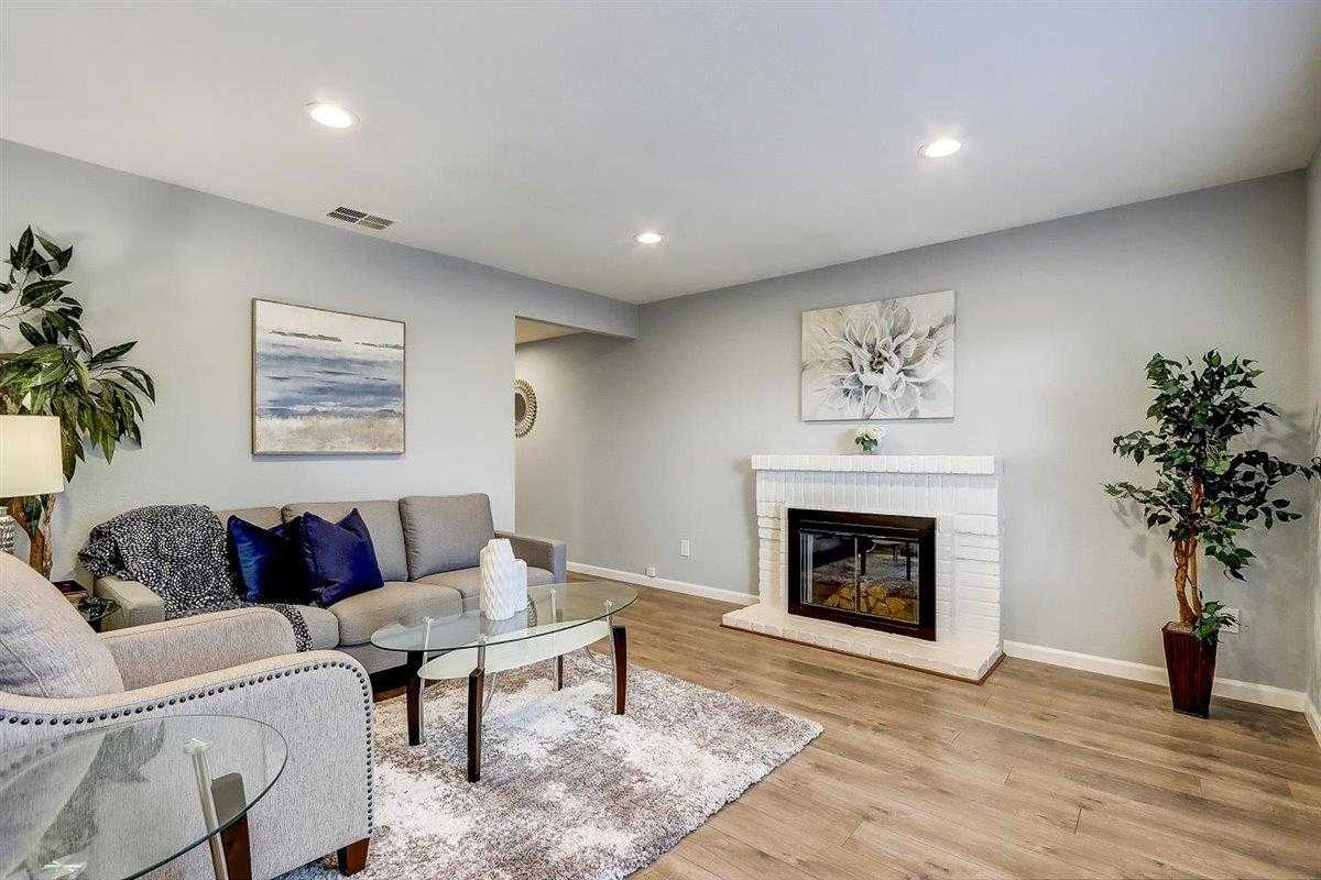 1750 Creekstone CIR
