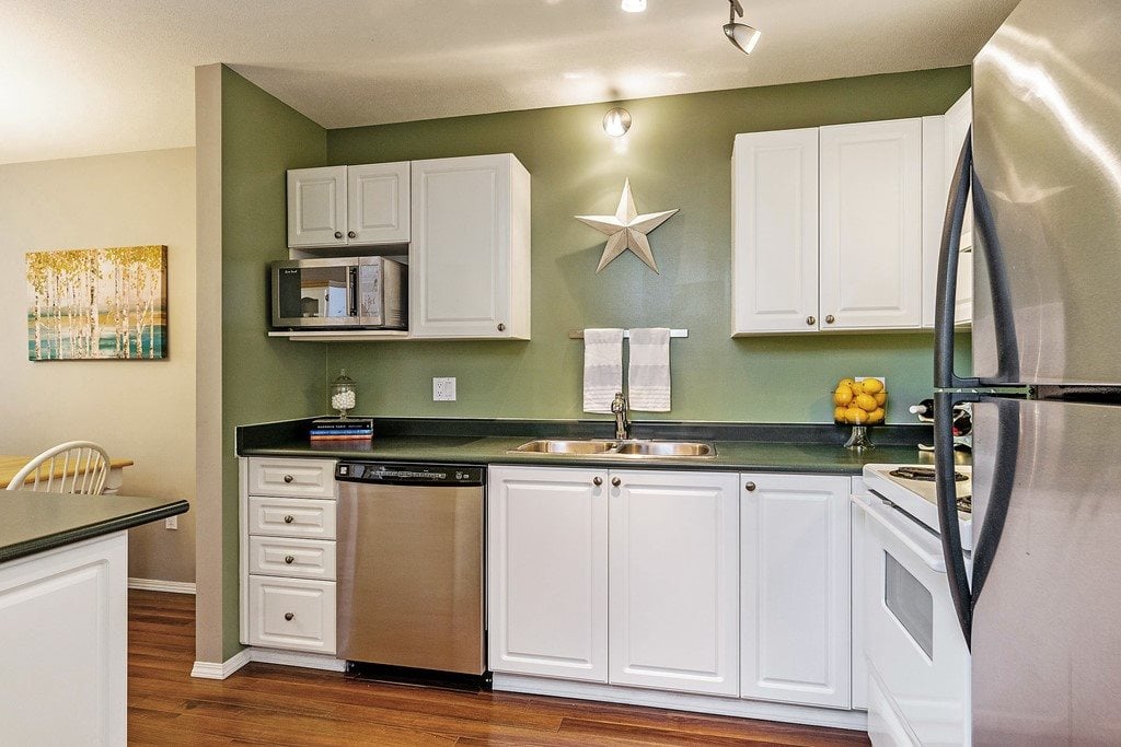 413-2551 Parkview Ln