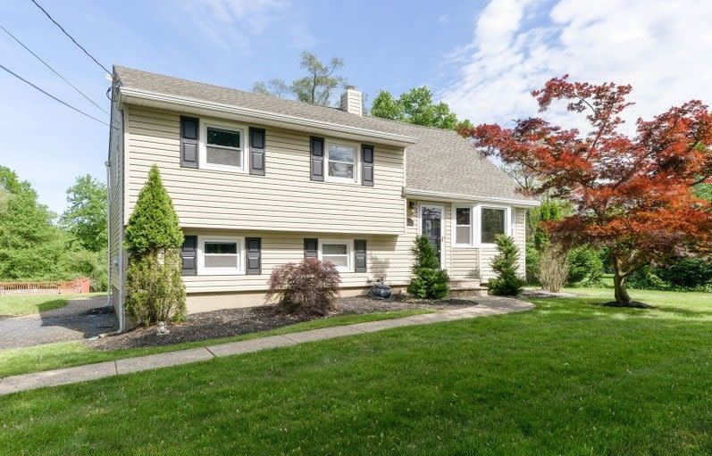 107 Johanson Ave
