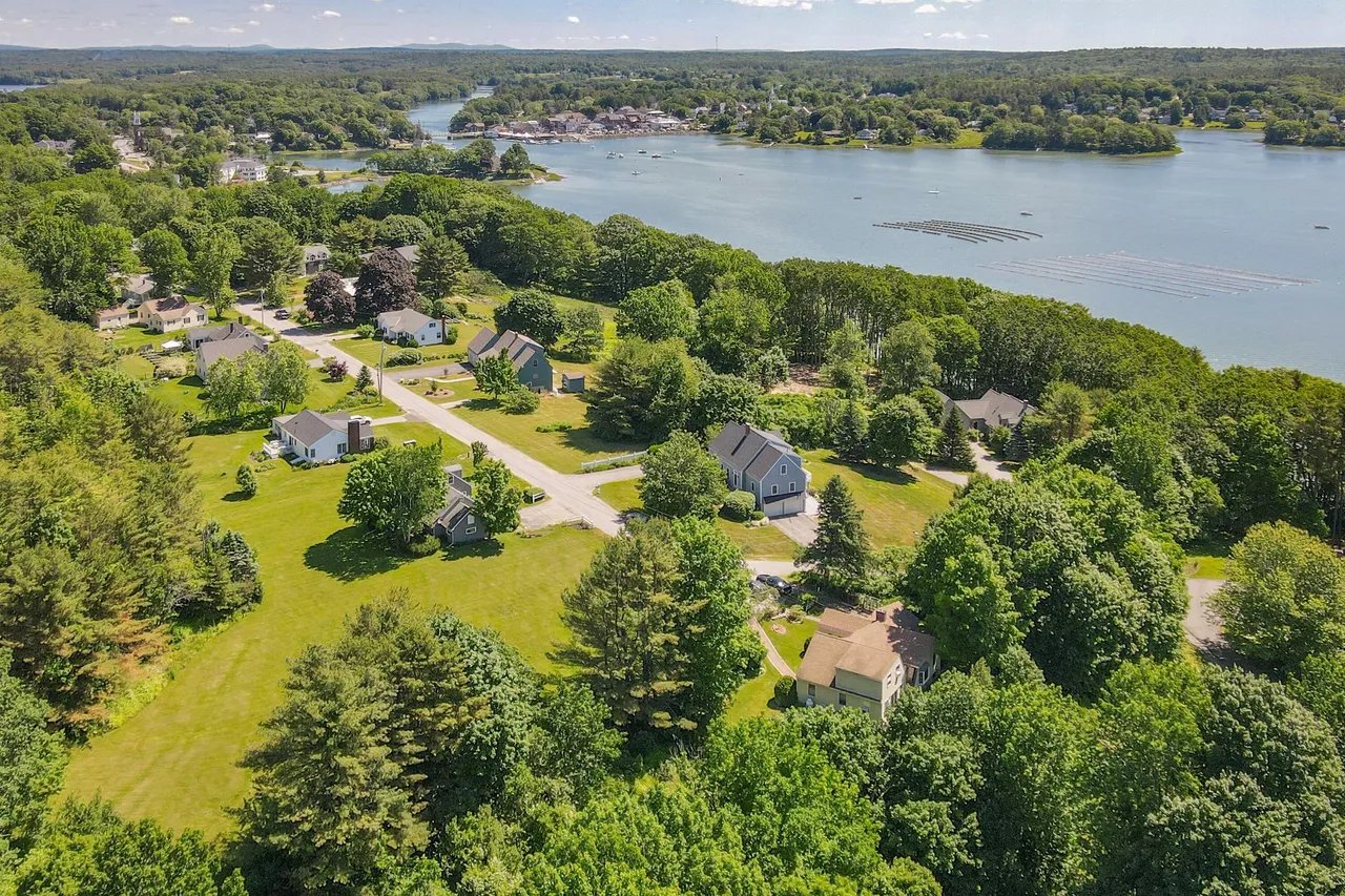 New Listing! 27 Pleasant Street, Newcastle, Maine – $425,000