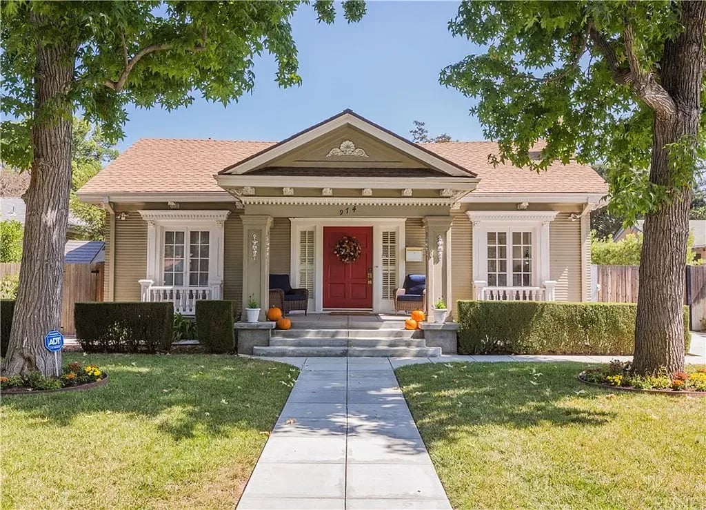 974 S Los Robles Ave