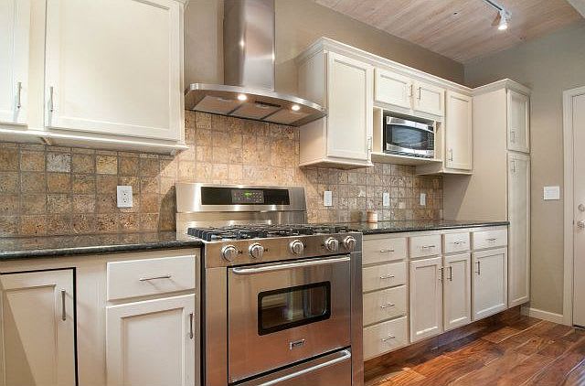 137 E Carmel Valley Rd APT 4