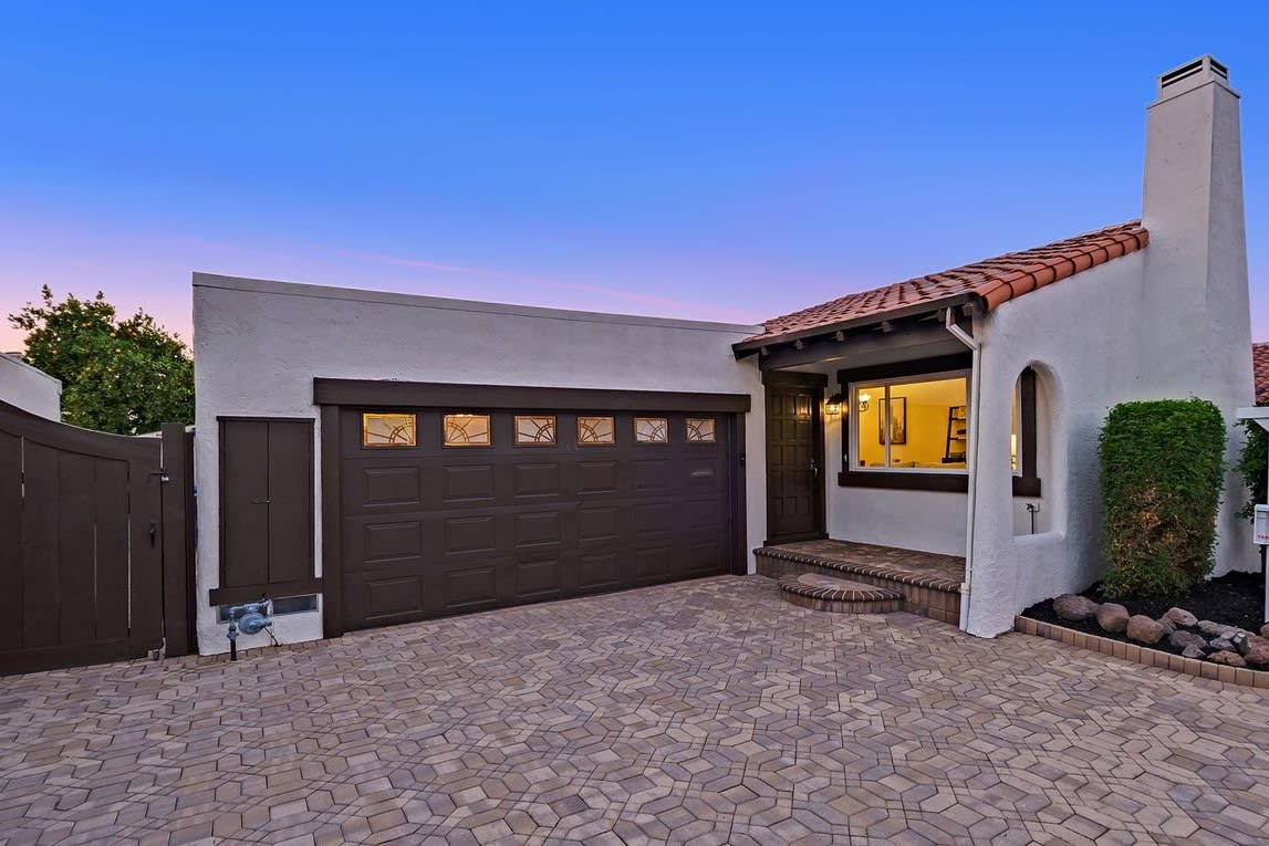 2553 Corriea Way