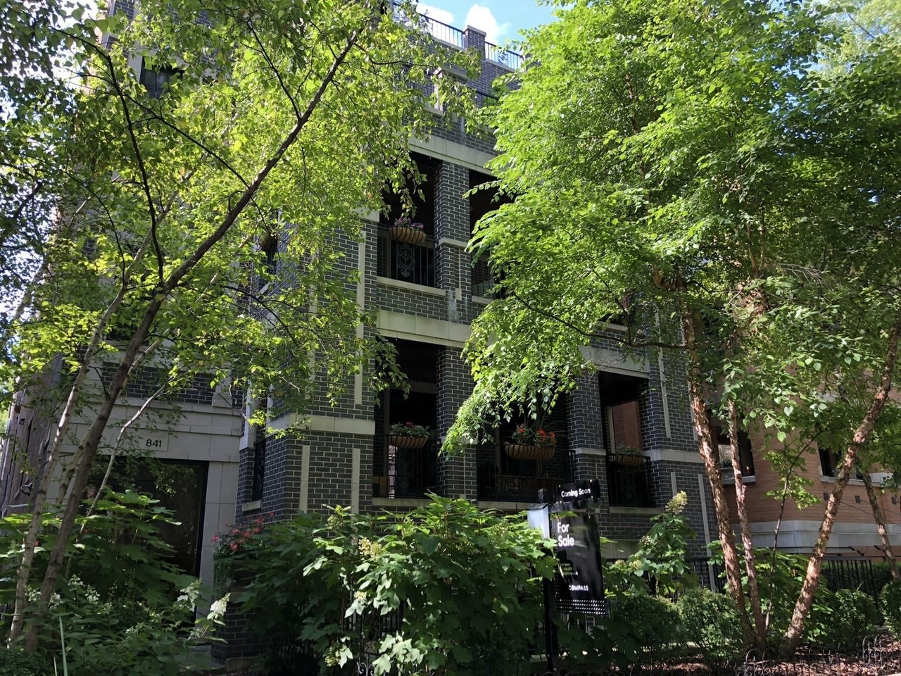 841 W Bradley Pl, #3F