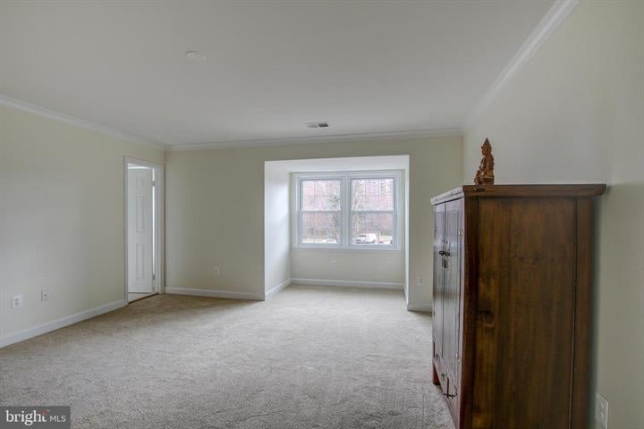 6262 Chaucer Ln